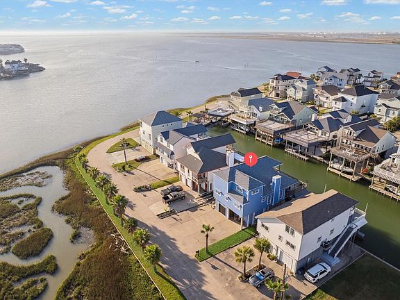 5th image of 422 Windward Way