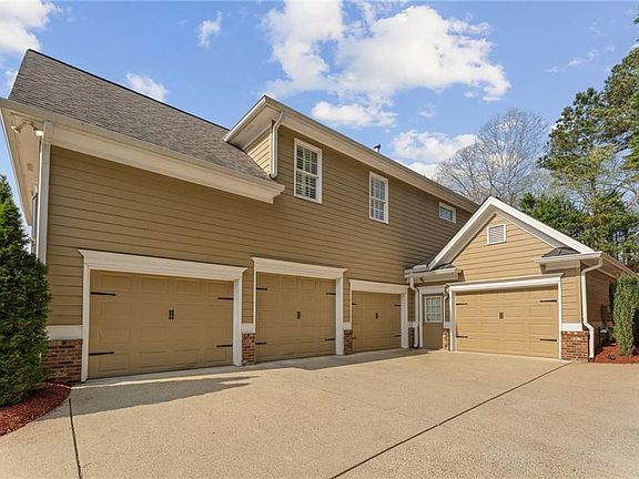 2nd image of 803 Mill Run Trl