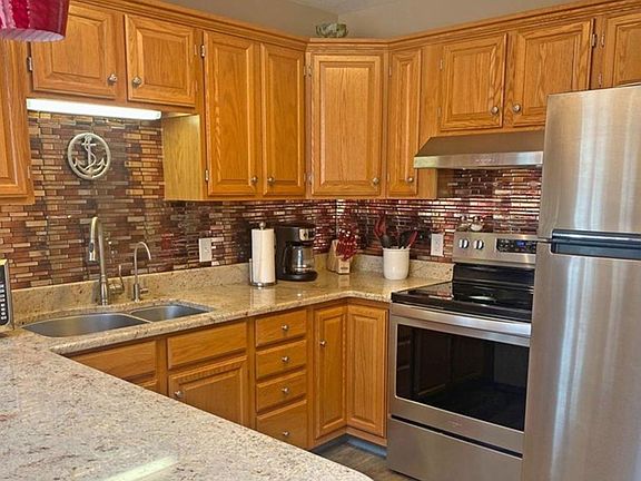 3rd image of 111 W Lakeshore Dr Unit 5F
