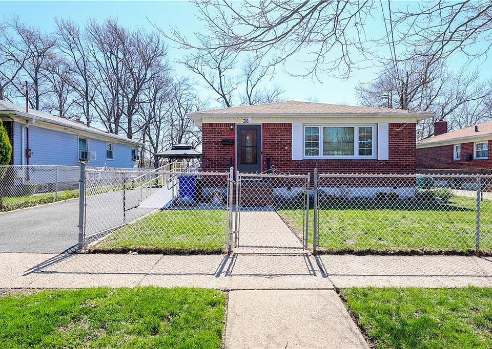 1st image of 34 Park Hill Cir
