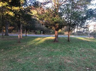 63 Village Way, Branchburg, NJ 08876