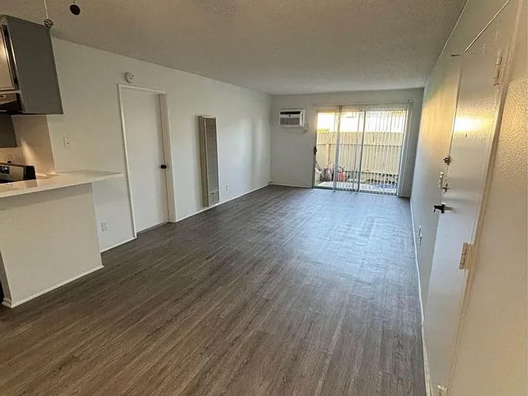 WOODCREST APARTMENTS — Photo 3