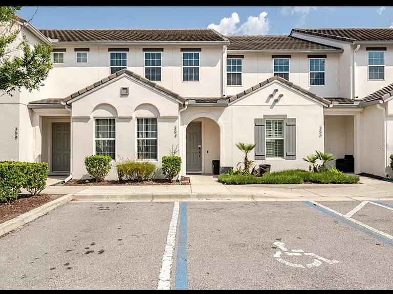 354 Captiva Dr — Photo 1