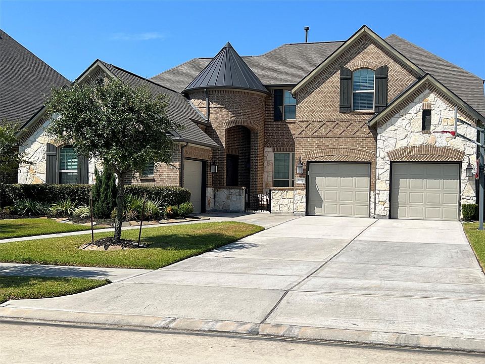 1st image of 5827 Vineyard Creek Ln
