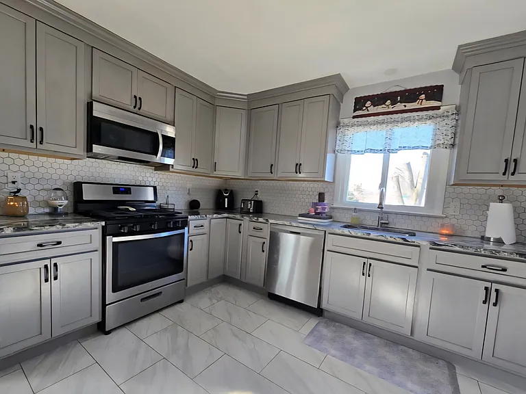 18 English Ave #2 — Photo 8