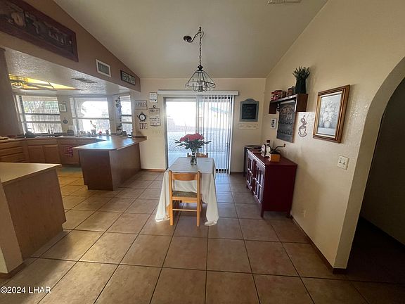 5th image of 899 Paso Dr