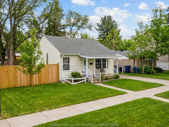 3567 King St, Windsor, ON N9C 1P4