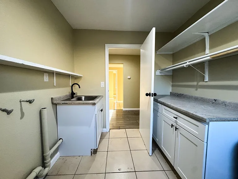 LAUNDRY ROOM VIEW TO HALLWAY