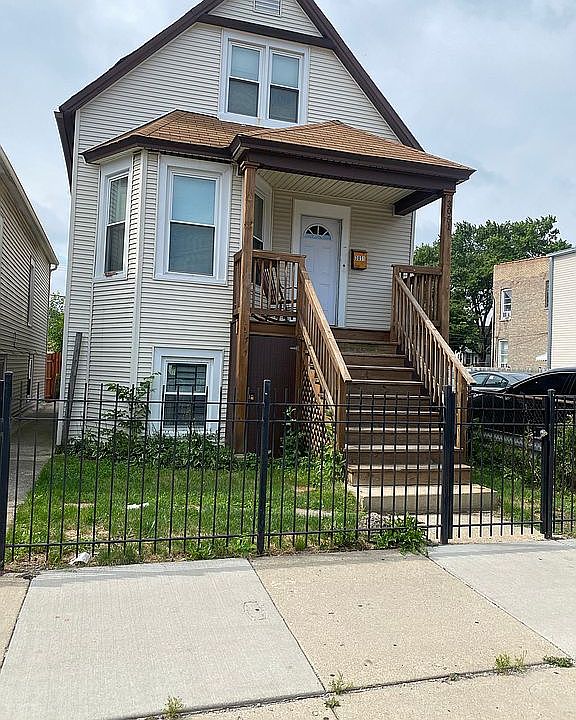1st image of 3051 W Montrose Ave