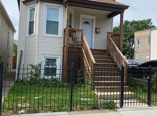 3051 W Montrose Ave, Chicago, IL 60618