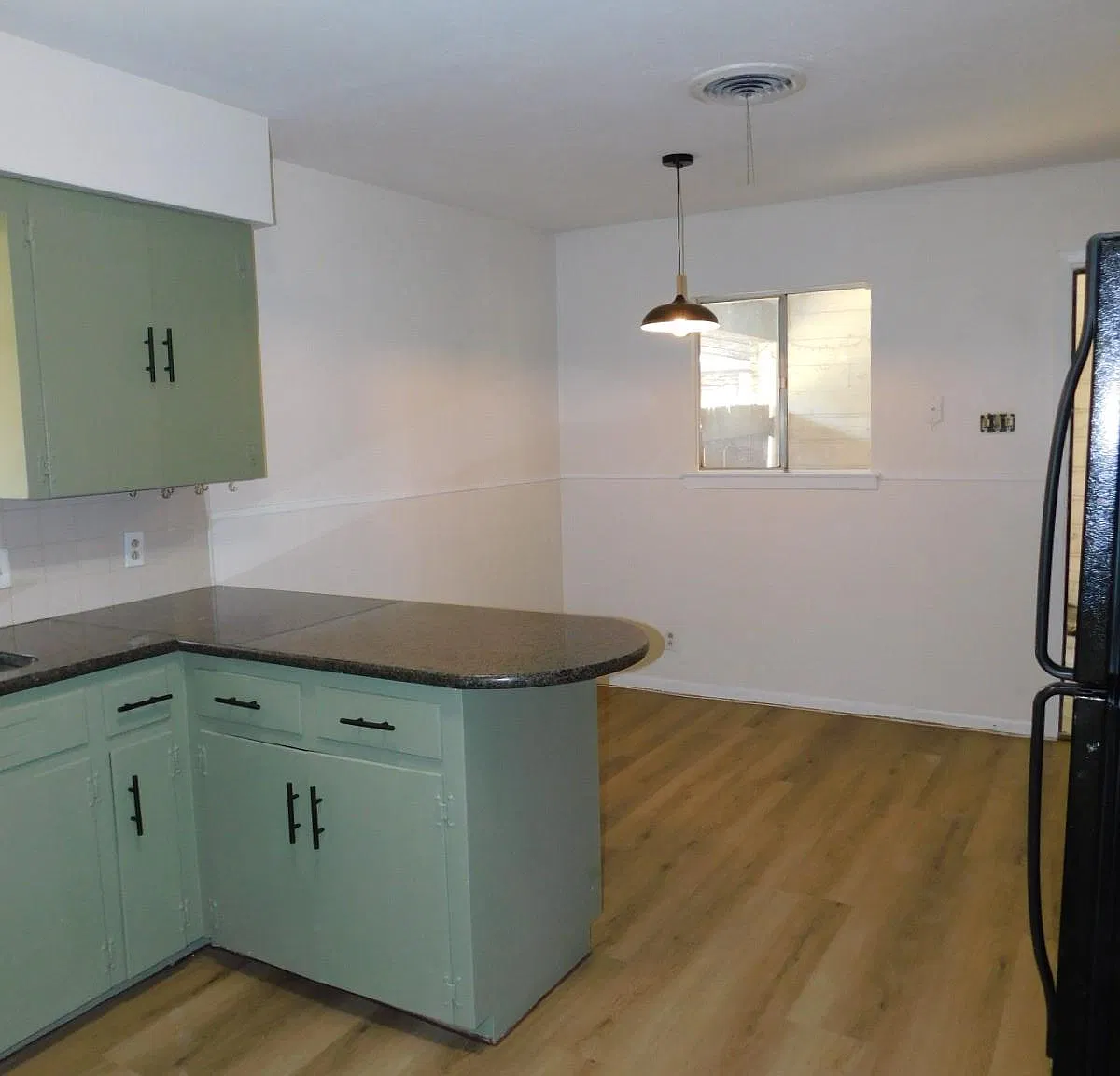 2 bed, 1.0 bath, 998 sqft, $1,750 — Photo 3