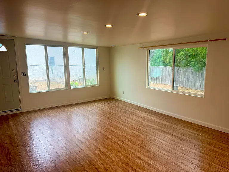401 W Ojai Ave — Photo 5