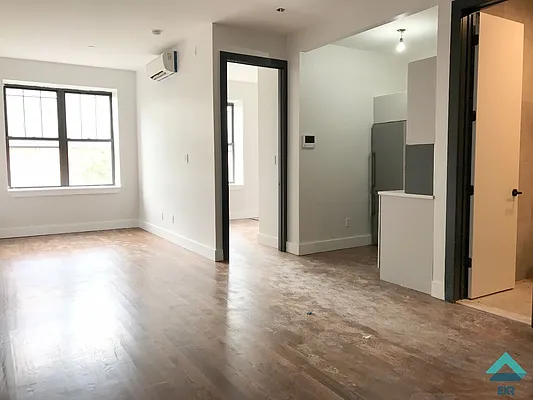 Rented by EXR | media 26