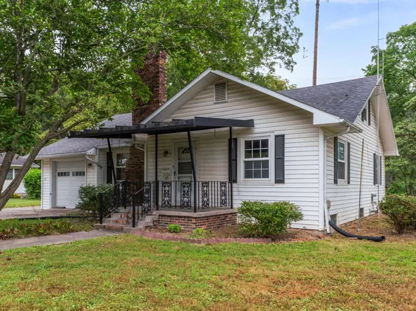 721 Bridge St, Sweet Springs, MO 65351