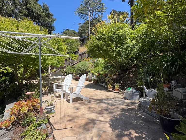350 Chapman Dr — Photo 11