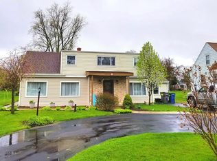 552 N Maple Ave, Wood Dale, IL 60191