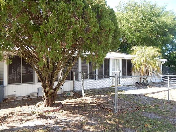 3rd image of 13 Redwood Dr