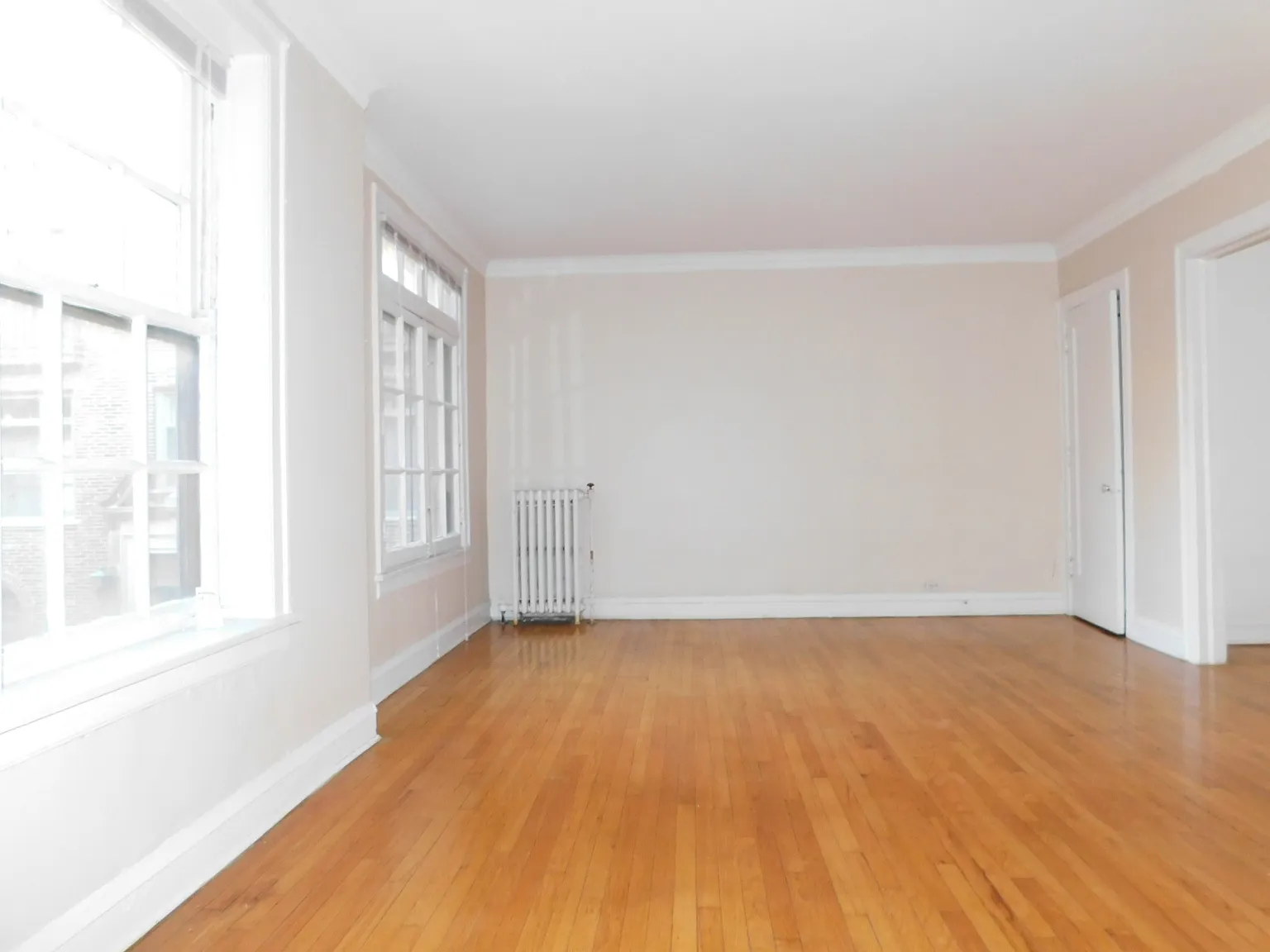 Studio, 425 sqft, $1,425 — Photo 2