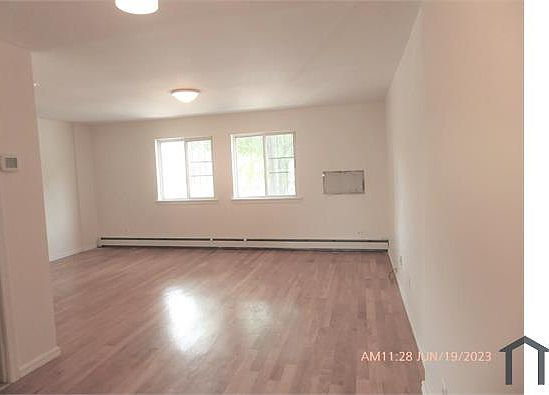 5th image of 13 Harper Ct #2