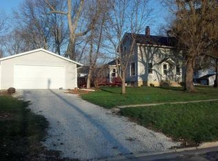 208 2nd Ave NW, State Center, IA 50247