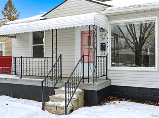 4654 Gloria St, Wayne, MI 48184