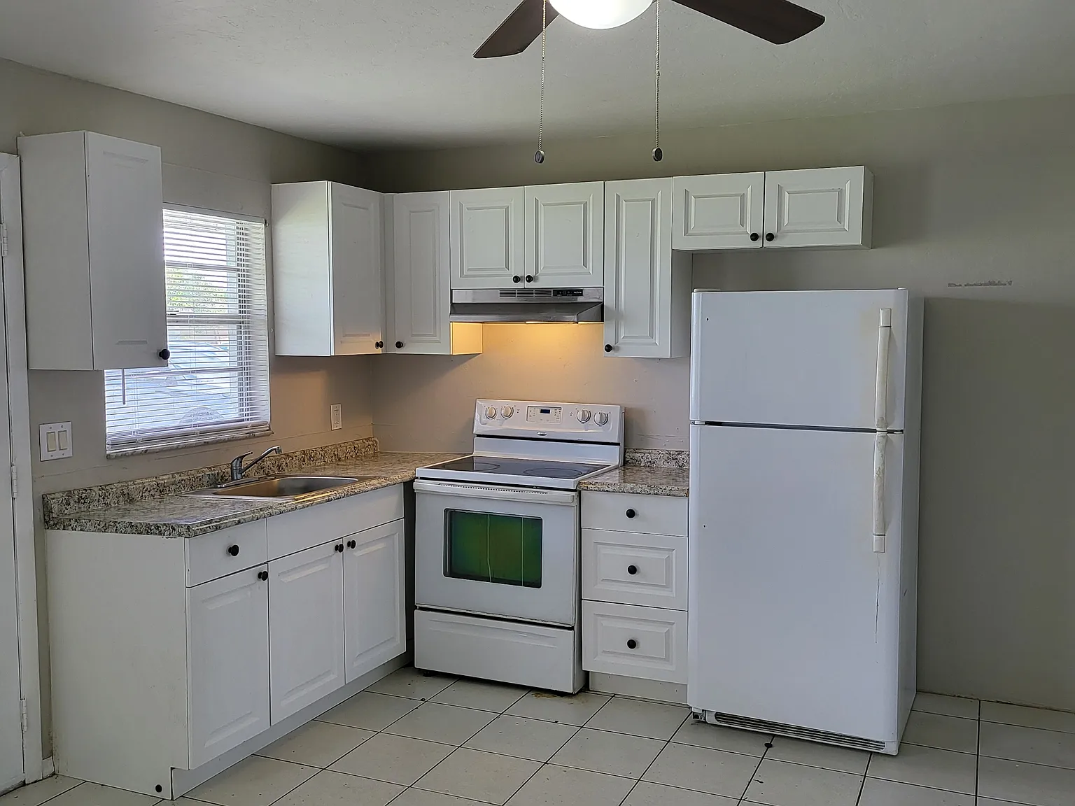 406 Northeast 24th Place - 4 — Photo 1
