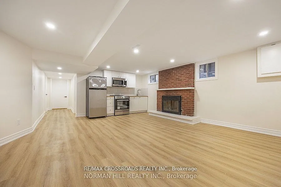 Building Photo - 3 Christina Cres #- BASEMENT