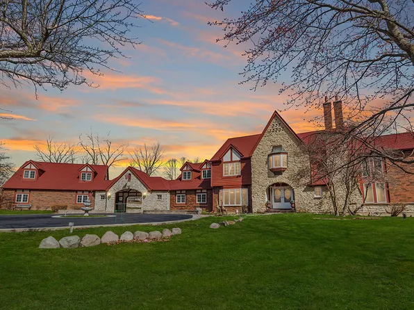 21 Champlain Rd, South Barrington, IL 60010