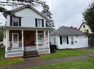 412 6th St, Franklin, PA 16323