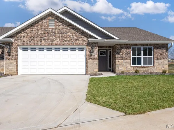 15 Sonata Ln, Troy, IL 62294