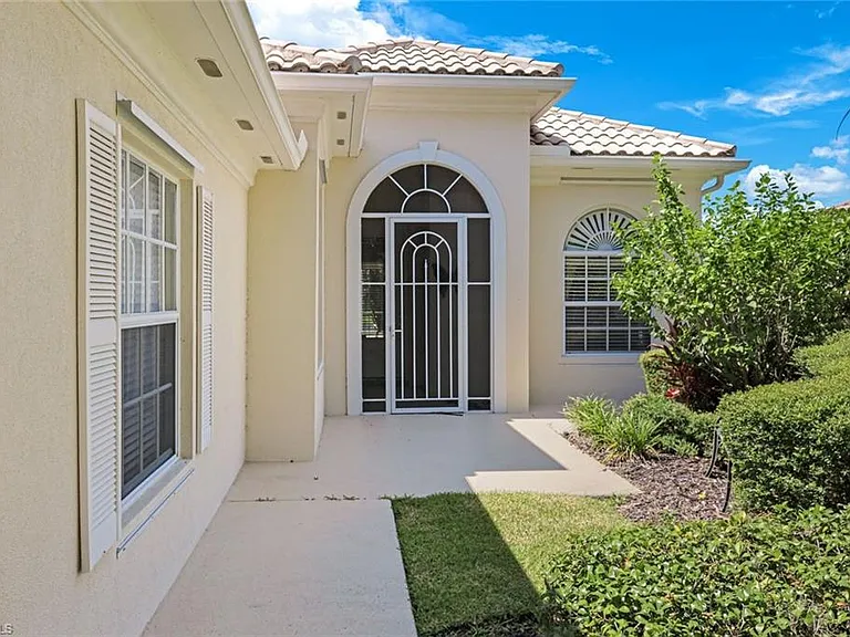 5848 Ferrara Dr — Photo 4