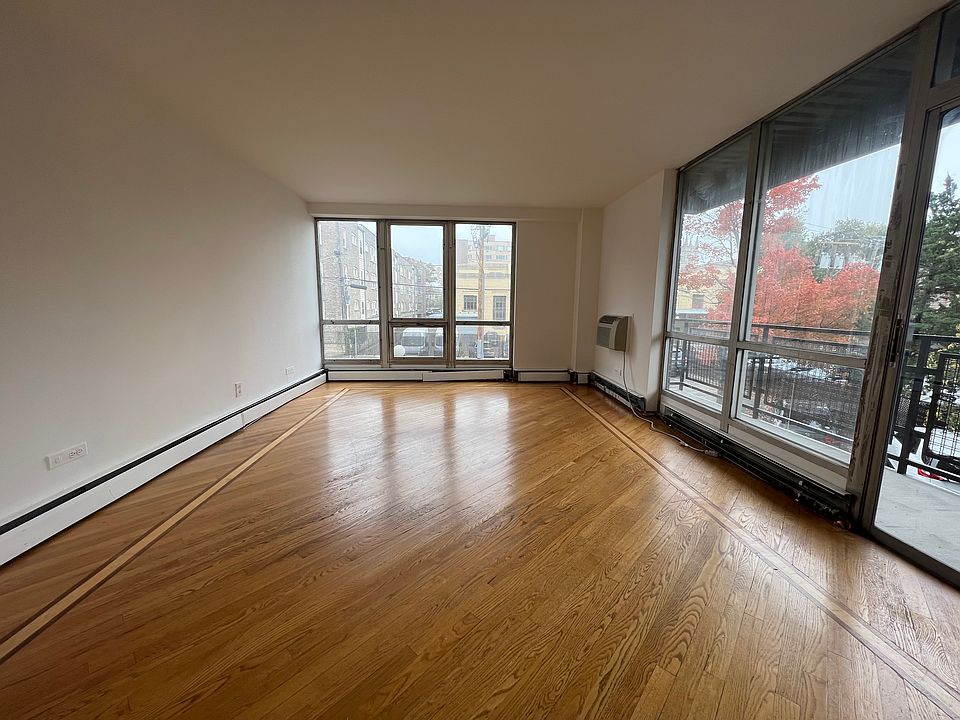 1st image of 922 North Blvd