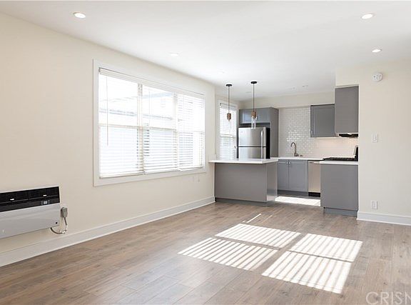 3rd image of 1216 N Crescent Heights Blvd APT 10
