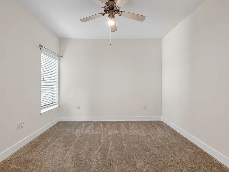 1901 Crossing Pl #1302 — Photo 16