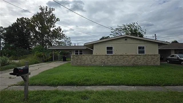 4826 Chrysler St