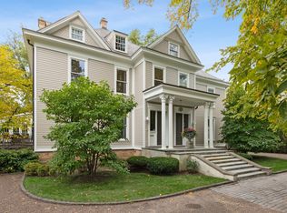 417 E Deerpath, Lake Forest, IL 60045