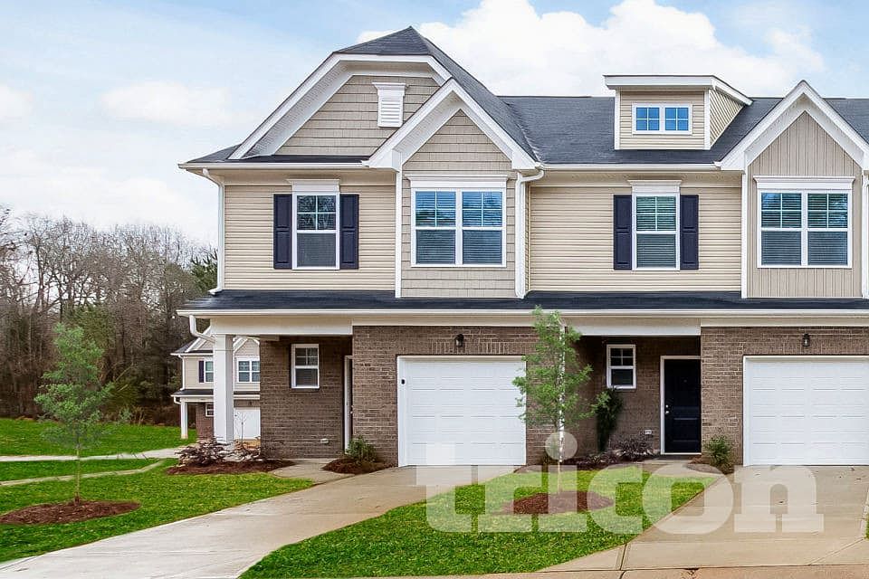1st image of 2034 Aragon Ln