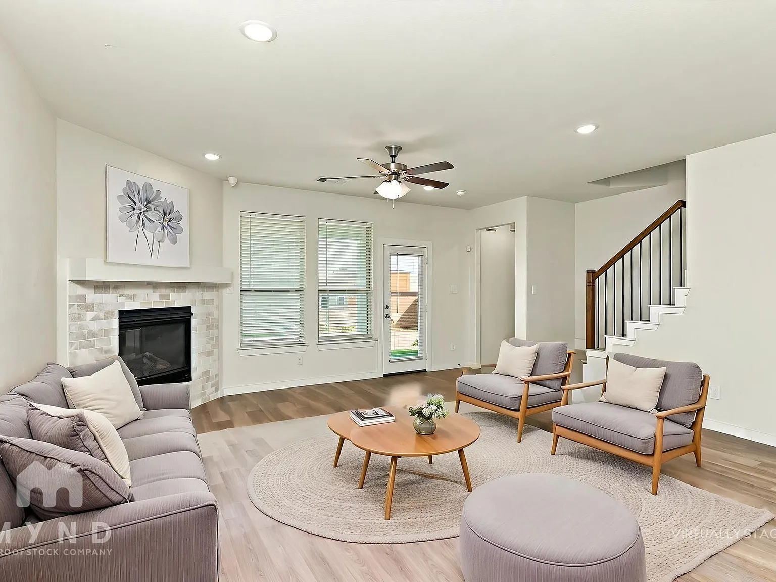 4 bed, 2.5 bath, 2668 sqft, $2,915 — Photo 2