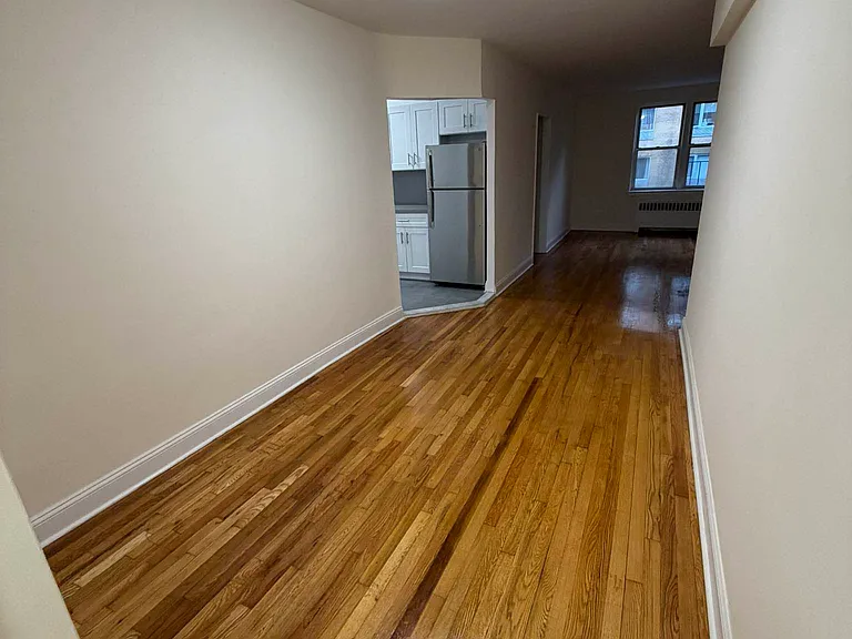 143-23 Barclay Ave #4G — Photo 2
