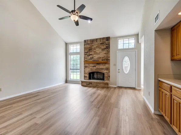 325 Charleston Dr, Coppell, TX 75019