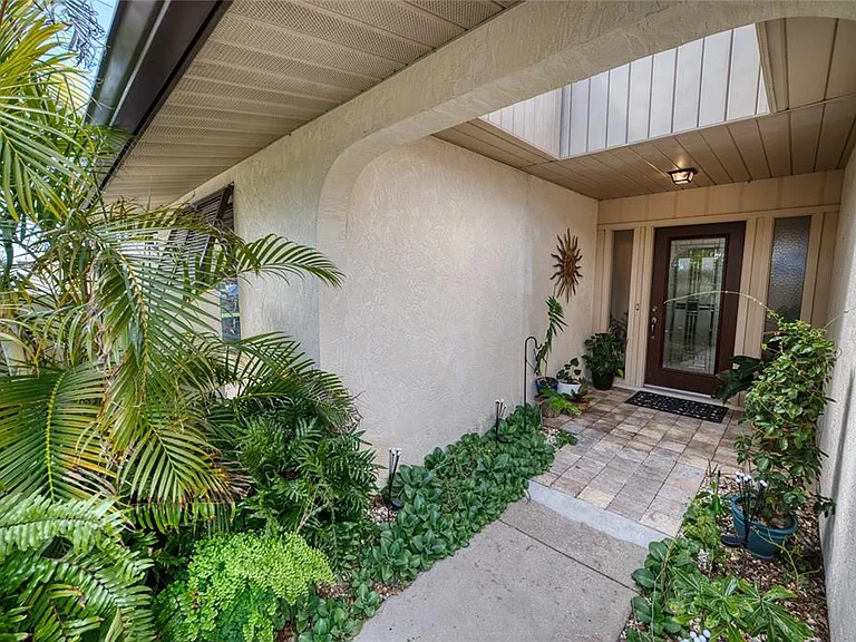76 Sandstone Cir — Photo 1