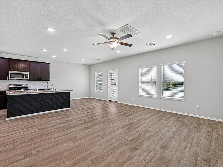 21522 Autumn Summit St — Photo 10