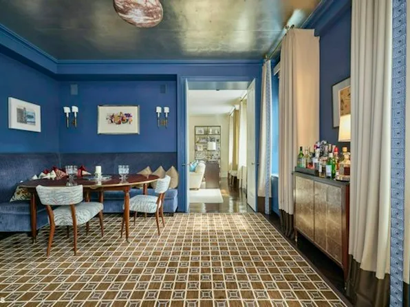 1021 Park Avenue image 1 of 9