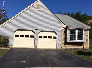 32 John Adams Ct, Monroe Township, NJ 08831