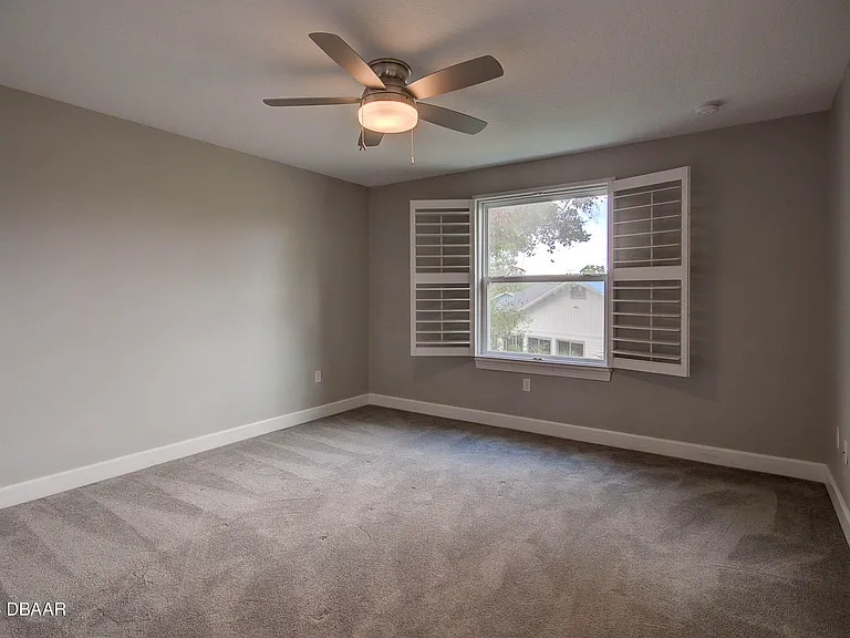 1320 N Beach St — Photo 33