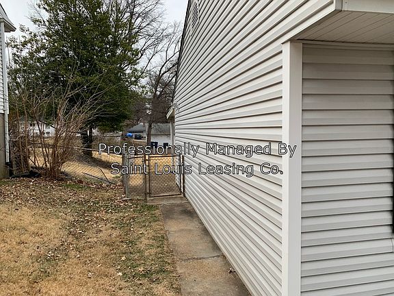 2nd image of 8 Shireford Ln