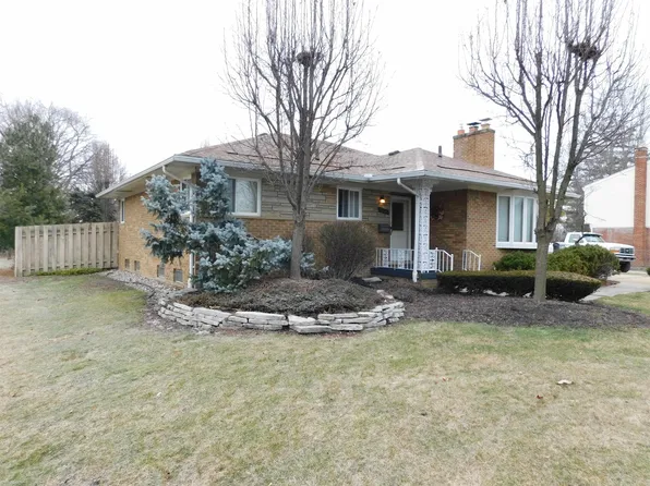 21133 Saint Gertrude St, Saint Clair Shores, MI 48081