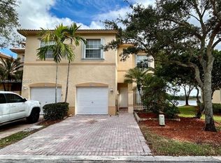 677 NW 170th Ter, Pembroke Pines, FL 33028