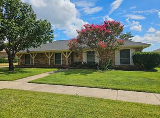 3412 Peachtree Ln, Pantego, TX 76013