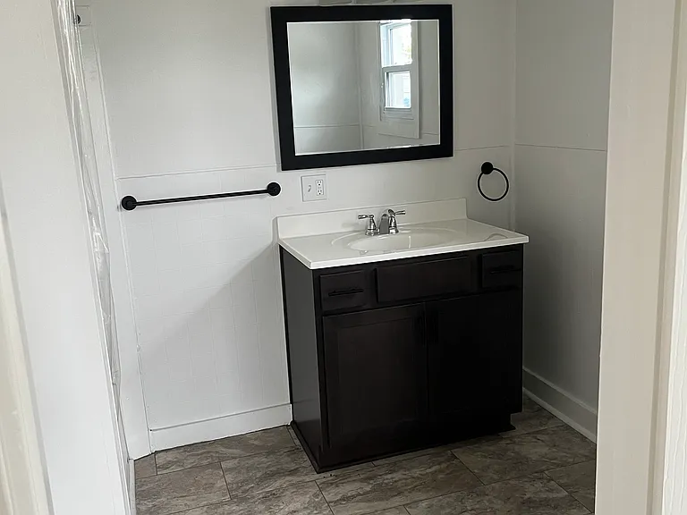 171 Vine St — Photo 8
